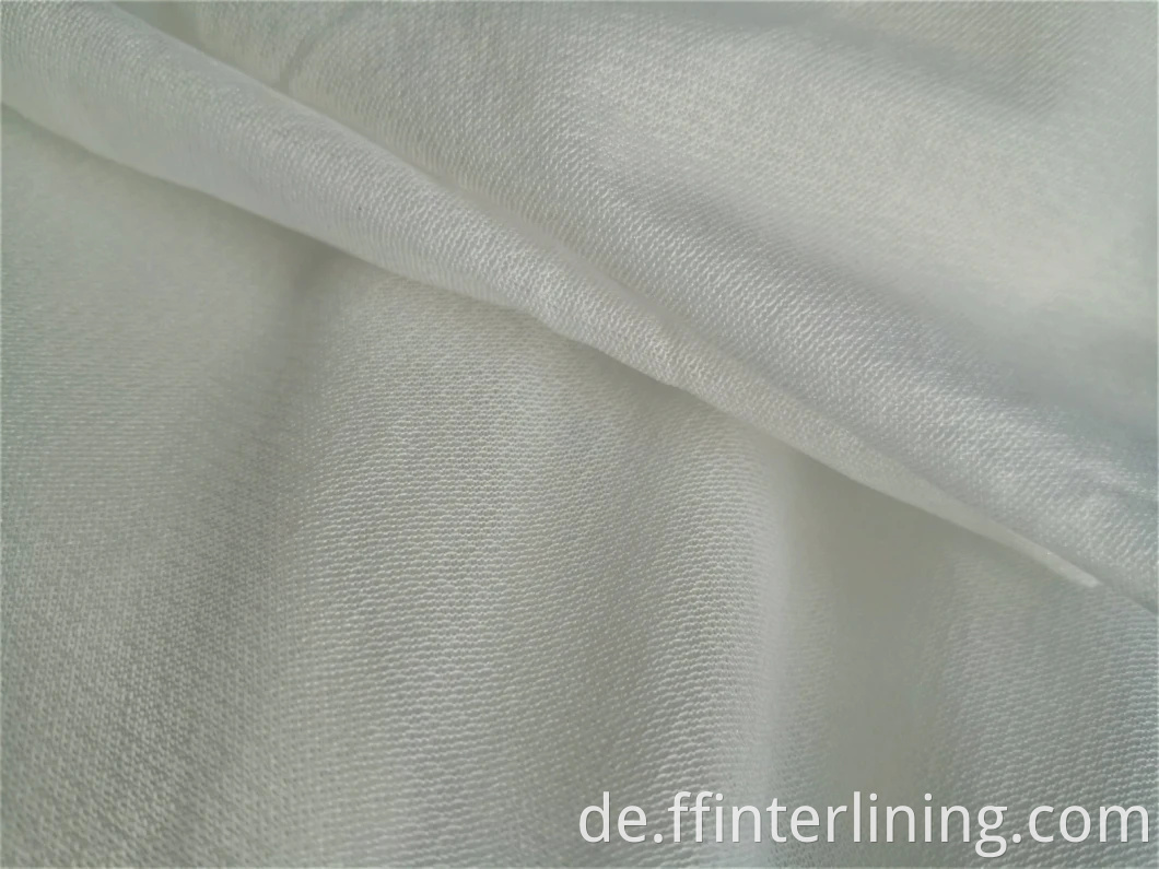 Schmelzbar gewebtes Interlining für Anzüge / 100% Polyester Rundgesetzte Eintrag / Röhre Strickeintrag